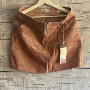 Almost Famous High rise skirt NWT